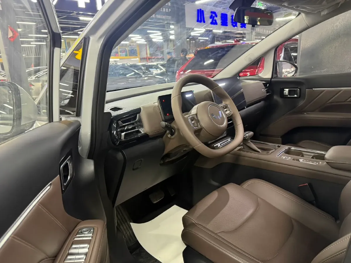 2025 WuLing XingGuang 730 1.5T 177HP L4 CVT,autocango,china used car exporter,china ev exporter,chinese used car exporter,chinese used ev exporter