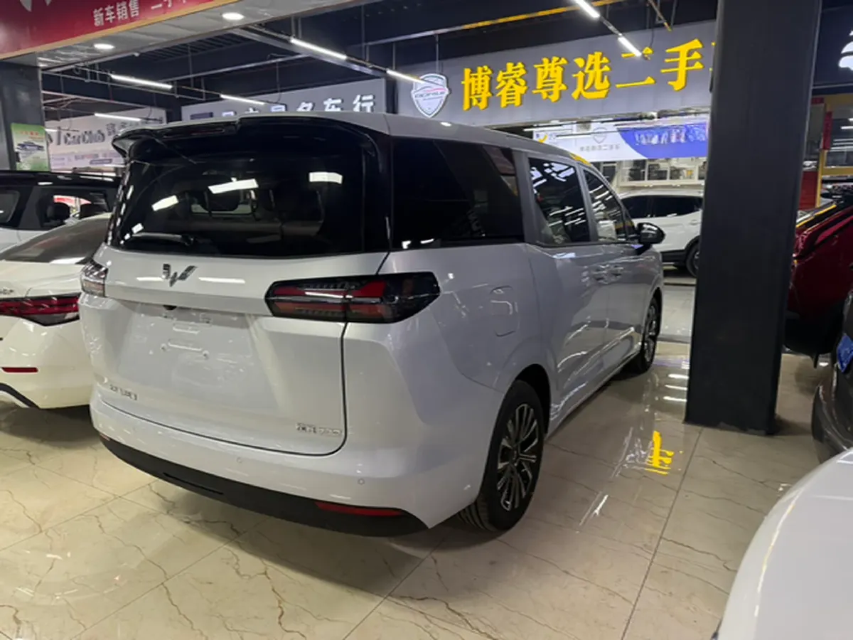 2025 WuLing XingGuang 730 1.5T 177HP L4 CVT,autocango,china used car exporter,china ev exporter,chinese used car exporter,chinese used ev exporter