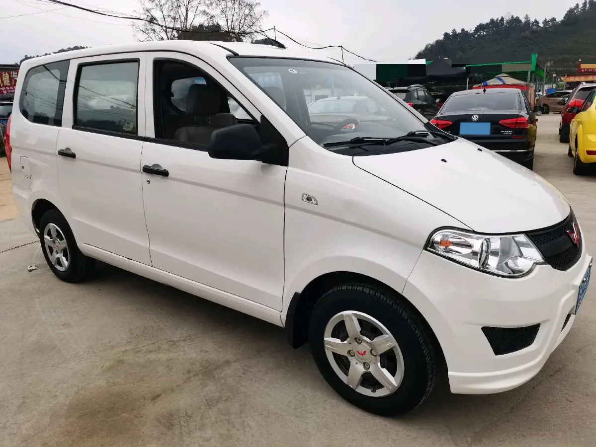 2018 WuLing HongGuang 1.2L 82HP L4 5MT,autocango,china used car exporter,china ev exporter,chinese used car exporter,chinese used ev exporter