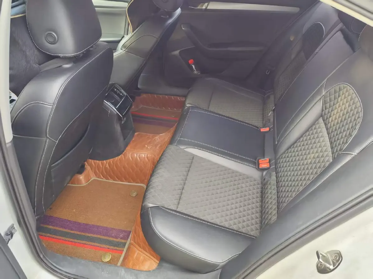 2018 Skoda Superb 1.8T 180HP L4 7DCT,autocango,china used car exporter,china ev exporter,chinese used car exporter,chinese used ev exporter