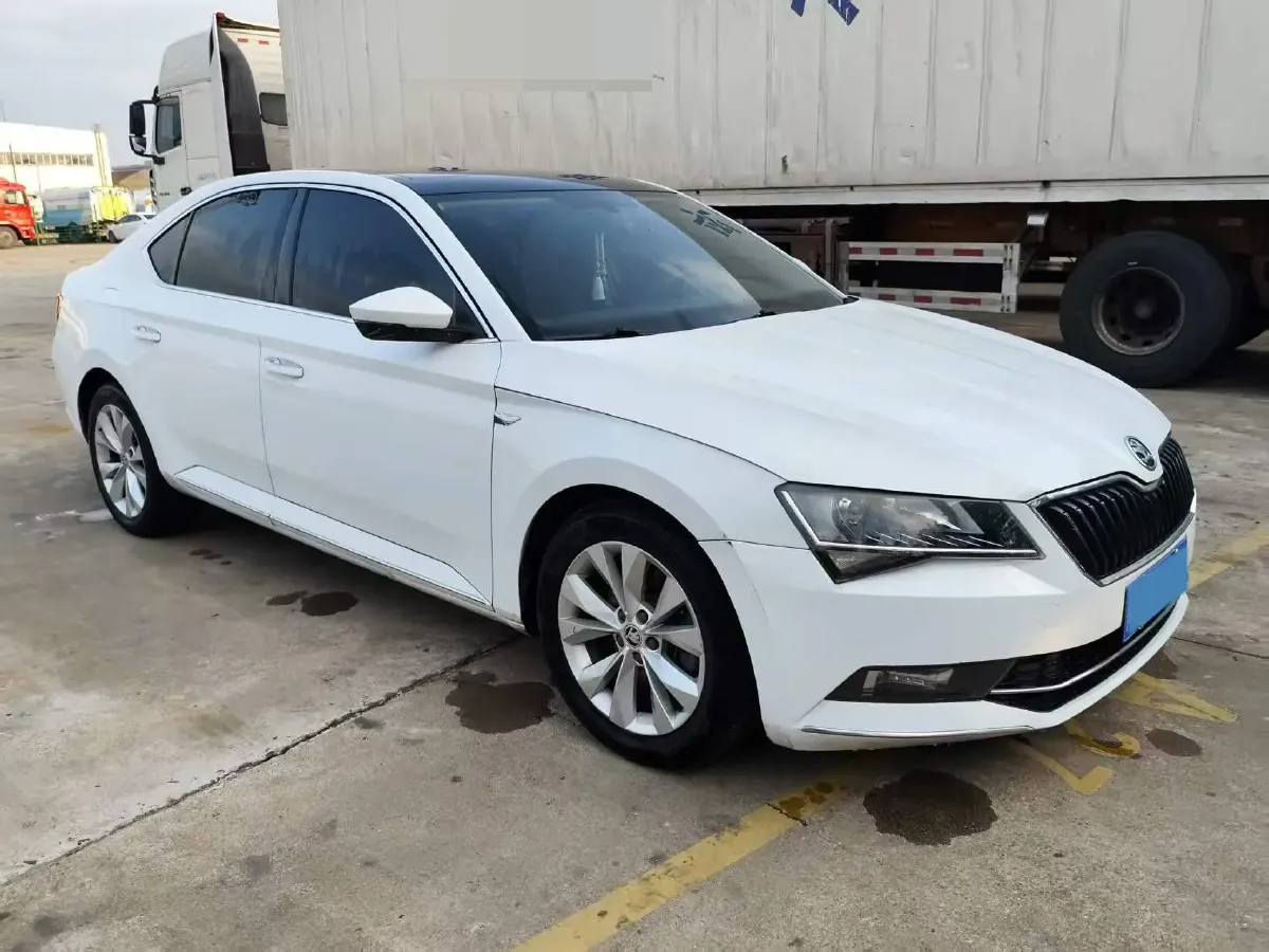 2018 Skoda Superb 1.8T 180HP L4 7DCT,autocango,china used car exporter,china ev exporter,chinese used car exporter,chinese used ev exporter