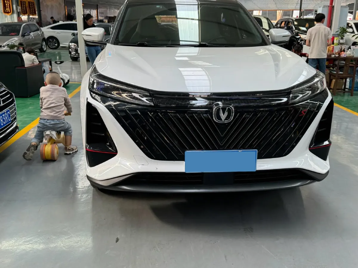 2022 ChangAn CS75 Plus 1.5T 188HP L4 8AT,autocango,china used car exporter,china ev exporter,chinese used car exporter,chinese used ev exporter