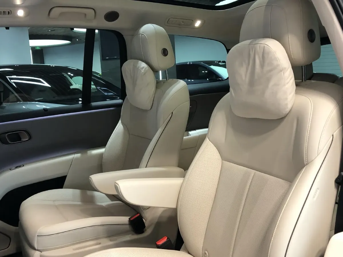 2025 Li i8 BEV,autocango,china used car exporter,china ev exporter,chinese used car exporter,chinese used ev exporter