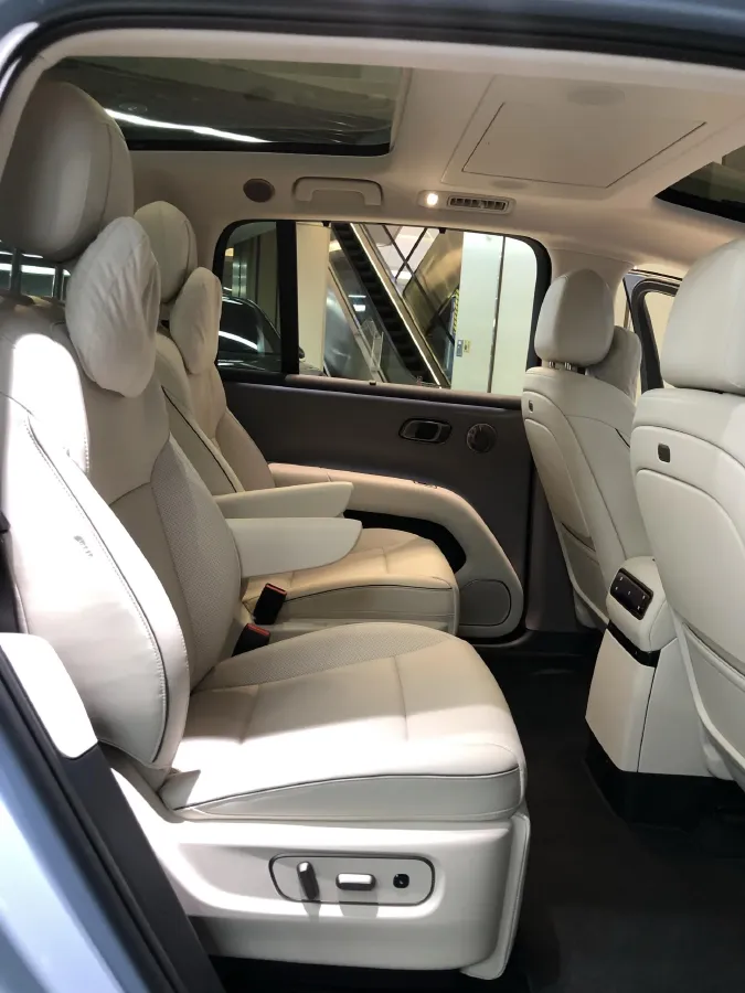 2025 Li i8 BEV,autocango,china used car exporter,china ev exporter,chinese used car exporter,chinese used ev exporter