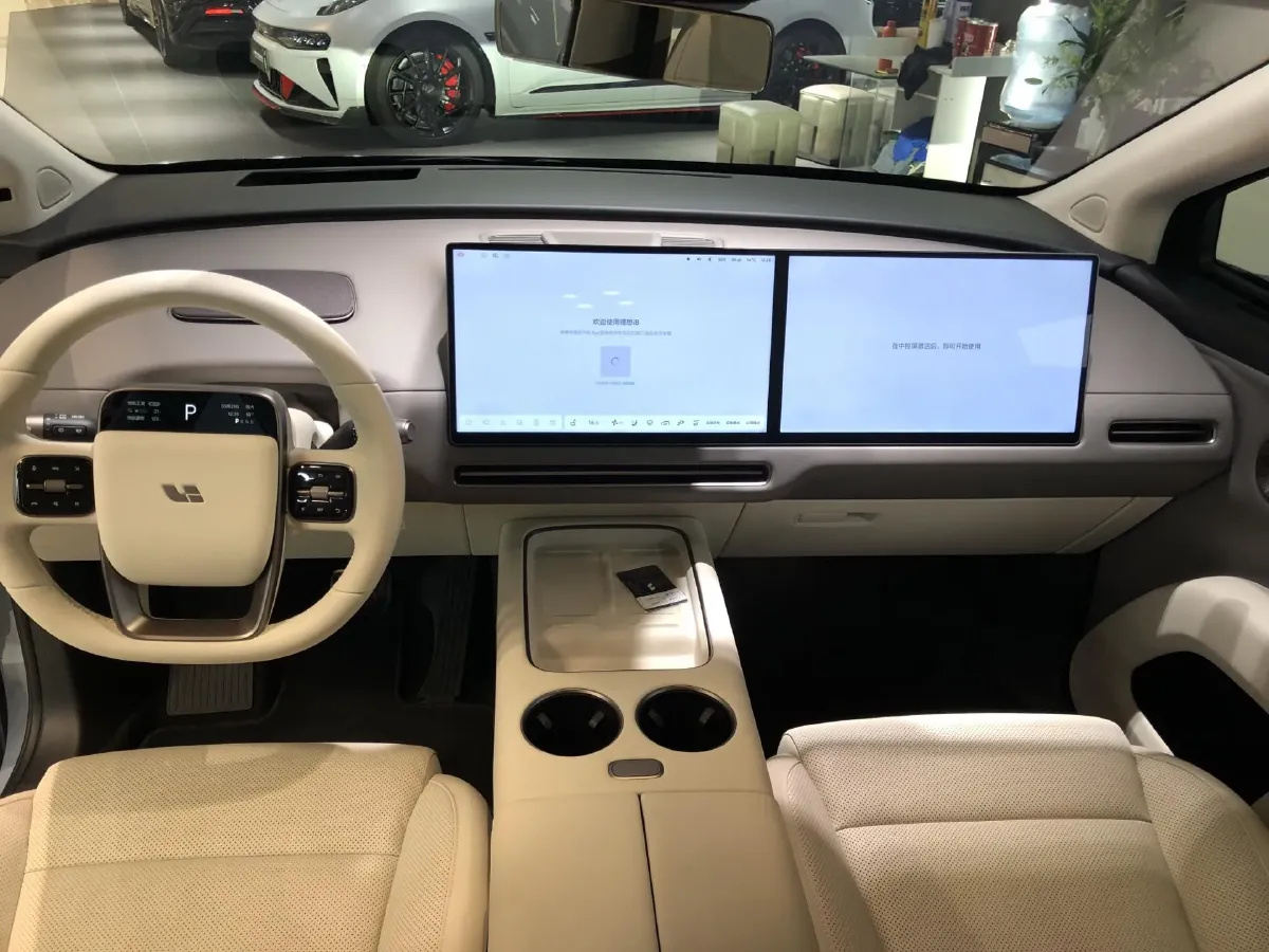 2025 Li i8 BEV,autocango,china used car exporter,china ev exporter,chinese used car exporter,chinese used ev exporter