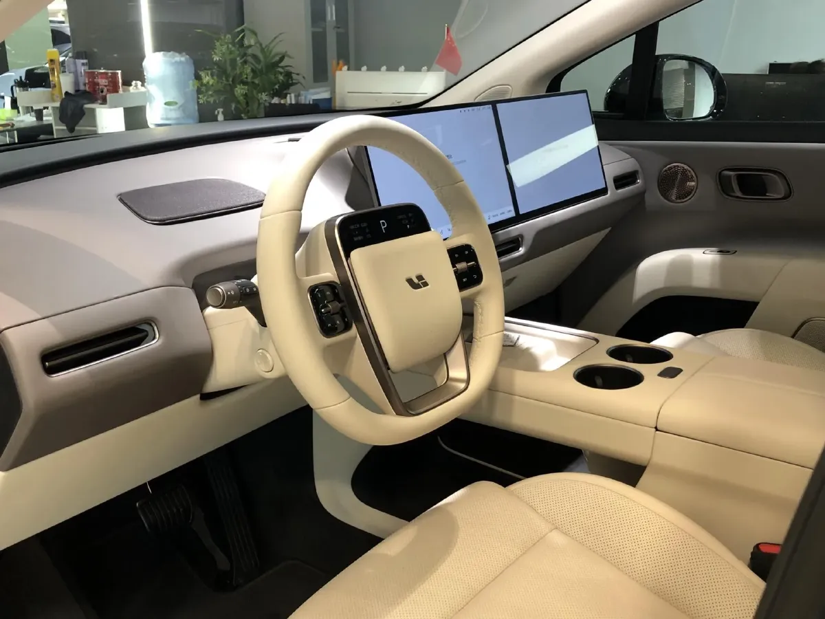 2025 Li i8 BEV,autocango,china used car exporter,china ev exporter,chinese used car exporter,chinese used ev exporter