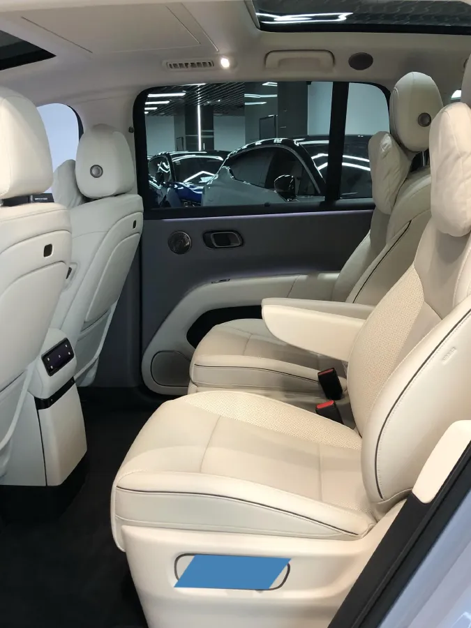 2025 Li i8 BEV,autocango,china used car exporter,china ev exporter,chinese used car exporter,chinese used ev exporter