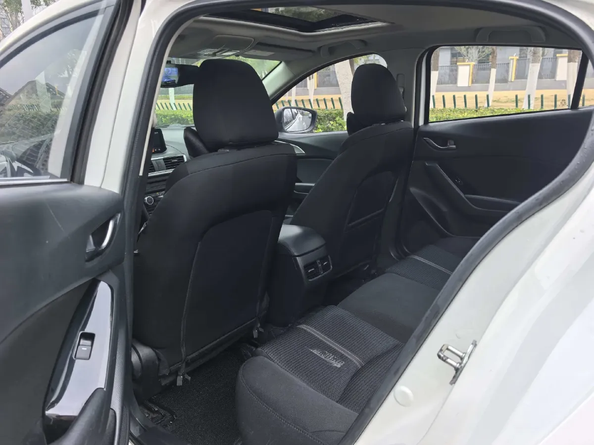 2017 Mazda 3 Axela 1.5L 117HP L4 6AT,autocango,china used car exporter,china ev exporter,chinese used car exporter,chinese used ev exporter