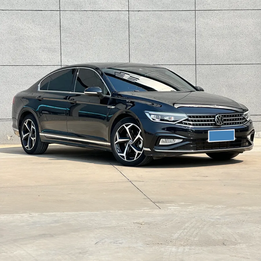 2023 Volkswagen Magotan 2.0T 186HP L4 7DCT,autocango,china used car exporter,china ev exporter,chinese used car exporter,chinese used ev exporter