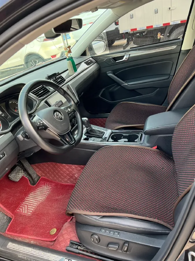 2017 Volkswagen Passat 1.8T 180HP L4 7DCT,autocango,china used car exporter,china ev exporter,chinese used car exporter,chinese used ev exporter