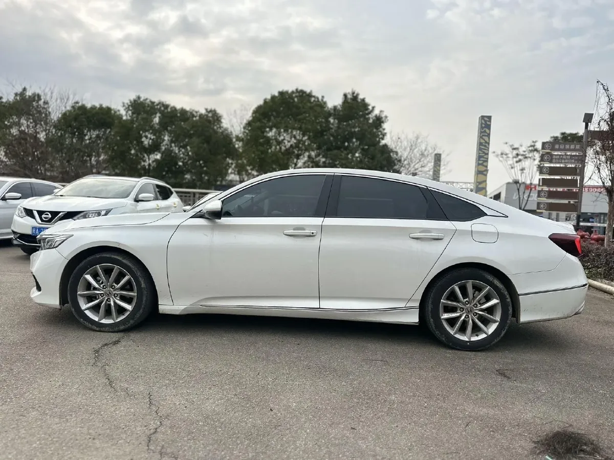 2023 Honda Accord 1.5T 192HP L4 CVT,autocango,china used car exporter,china ev exporter,chinese used car exporter,chinese used ev exporter