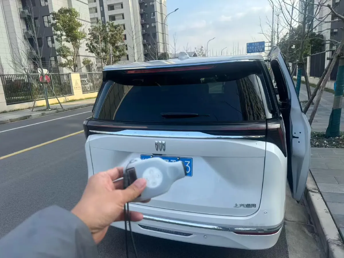 2025 Buick GL8 2.0T 237HP L4 9AT,autocango,china used car exporter,china ev exporter,chinese used car exporter,chinese used ev exporter