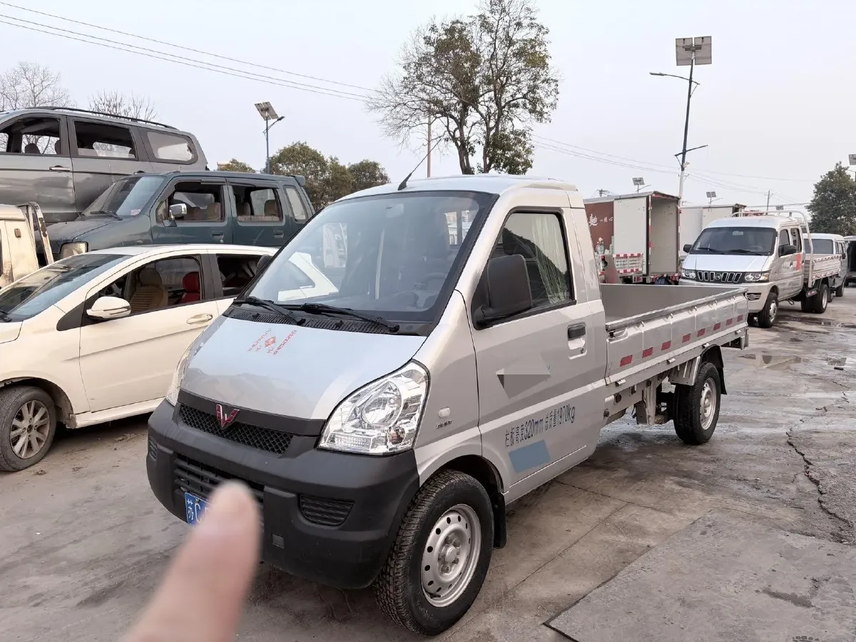 2020 WuLing RongGuang Mini Truck 1.5L 99HP L4 5MT,autocango,china used car exporter,china ev exporter,chinese used car exporter,chinese used ev exporter