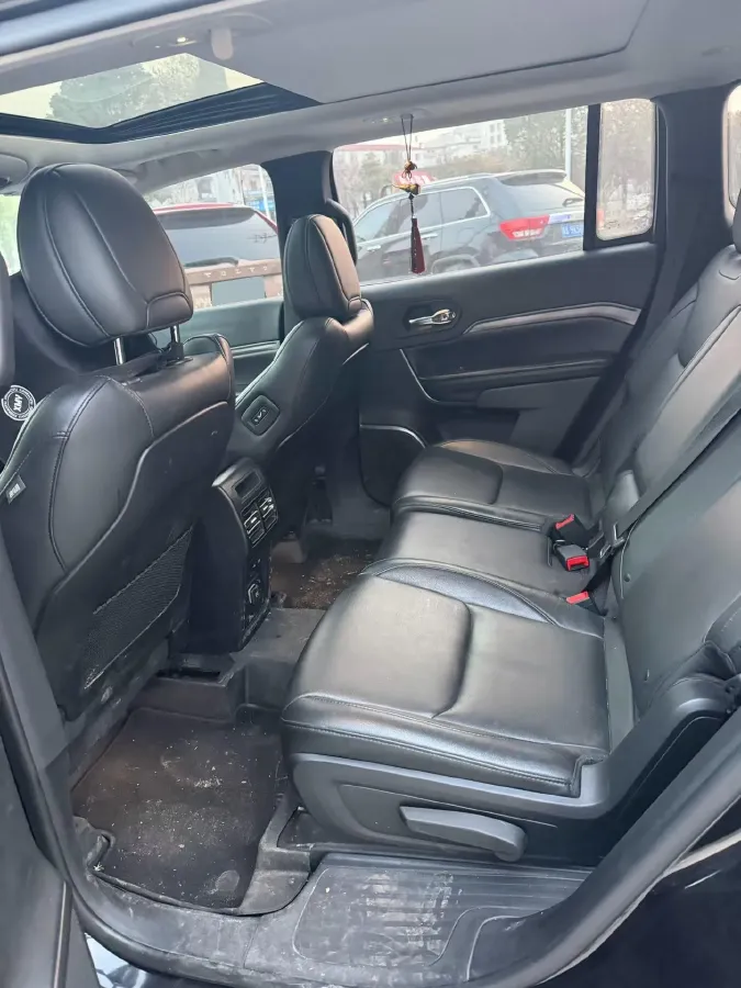 2018 Jeep Grand Commander 2.0T 234HP L4 9AT,autocango,china used car exporter,china ev exporter,chinese used car exporter,chinese used ev exporter