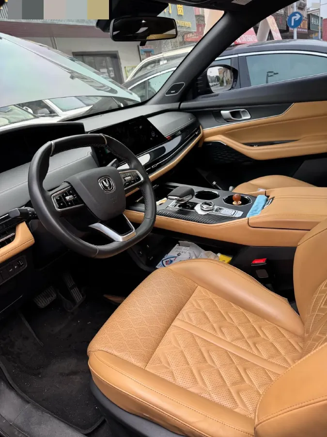 2021 ChangAn UNI-K 2.0T 233HP L4 8AT,autocango,china used car exporter,china ev exporter,chinese used car exporter,chinese used ev exporter