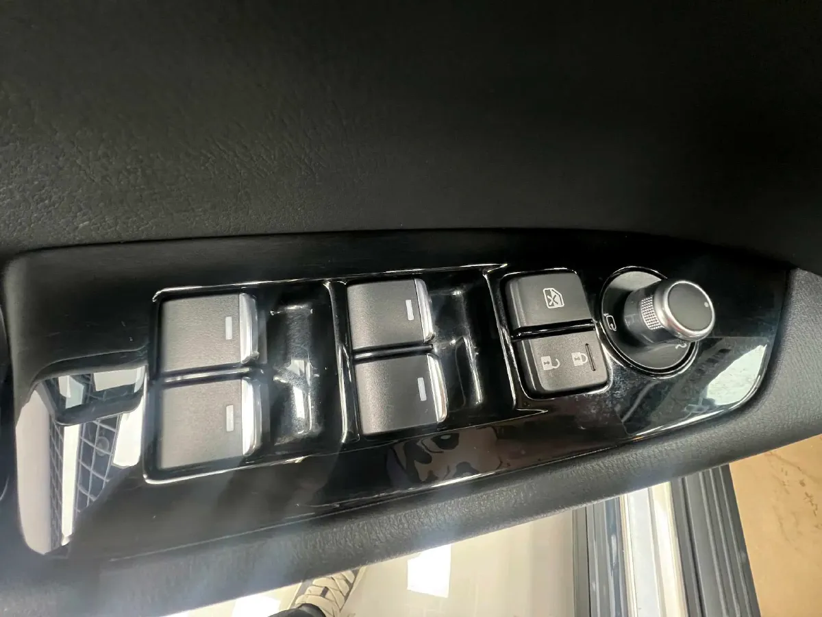 2022 MAXUS XinTu V90 2.0T 150HP L4 6AT,autocango,china used car exporter,china ev exporter,chinese used car exporter,chinese used ev exporter