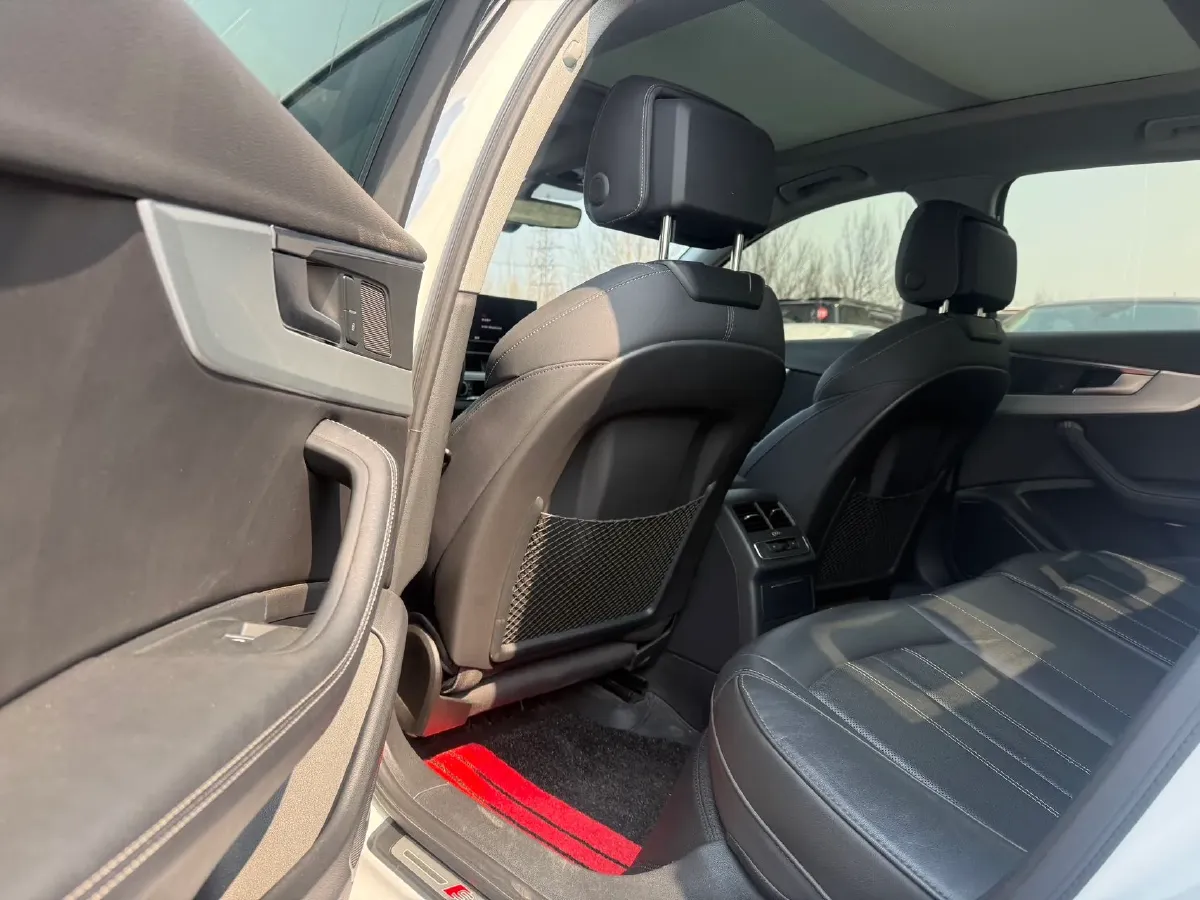 2020 Audi A4L 2.0T 190HP L4 7DCT,autocango,china used car exporter,china ev exporter,chinese used car exporter,chinese used ev exporter