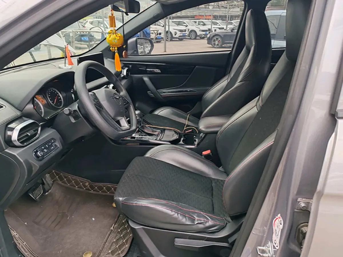 2019 HaiMa 8S 1.6T 195HP L4 6AT,autocango,china used car exporter,china ev exporter,chinese used car exporter,chinese used ev exporter