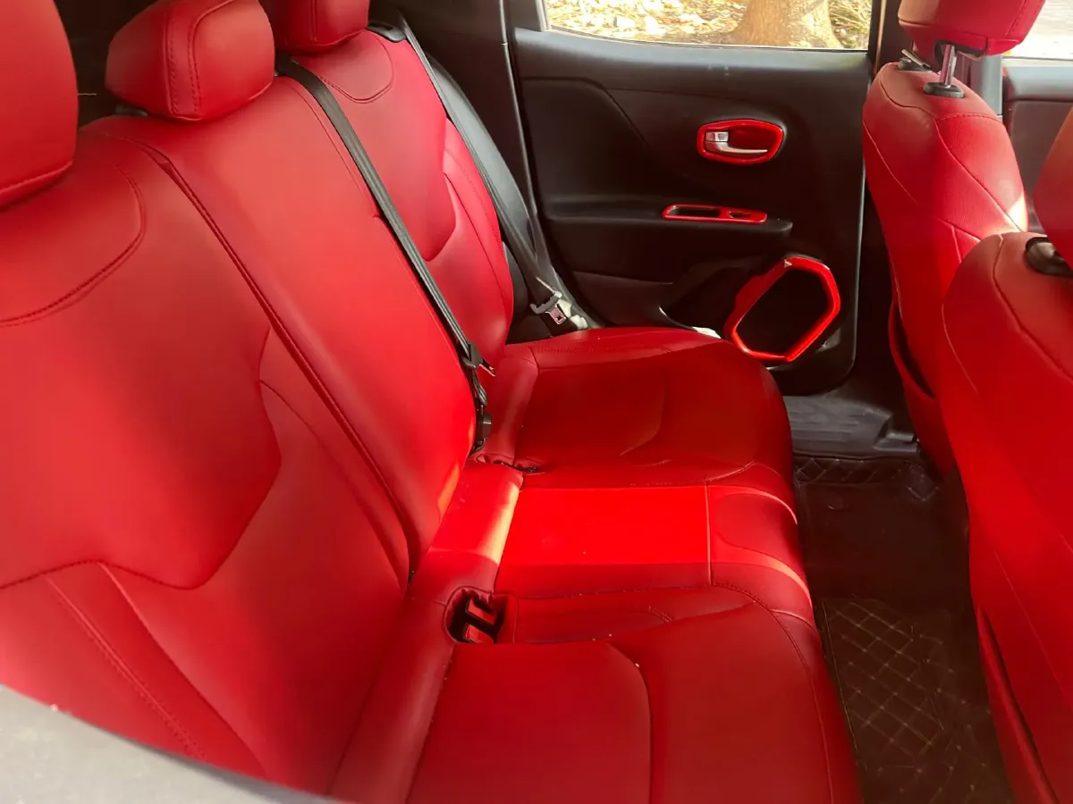 2018 Jeep Renegade 2.0L 148HP L4 9AT,autocango,china used car exporter,china ev exporter,chinese used car exporter,chinese used ev exporter