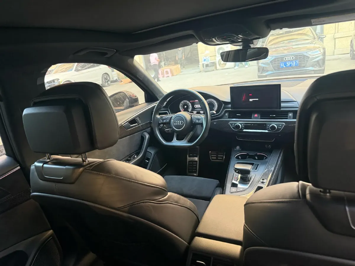 2020 Audi A4L 2.0T 252HP L4 7DCT,autocango,china used car exporter,china ev exporter,chinese used car exporter,chinese used ev exporter