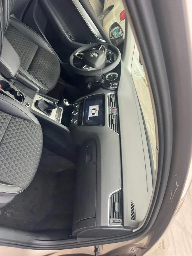 2019 Skoda Octavia 1.5L 116HP L4 6AT,autocango,china used car exporter,china ev exporter,chinese used car exporter,chinese used ev exporter