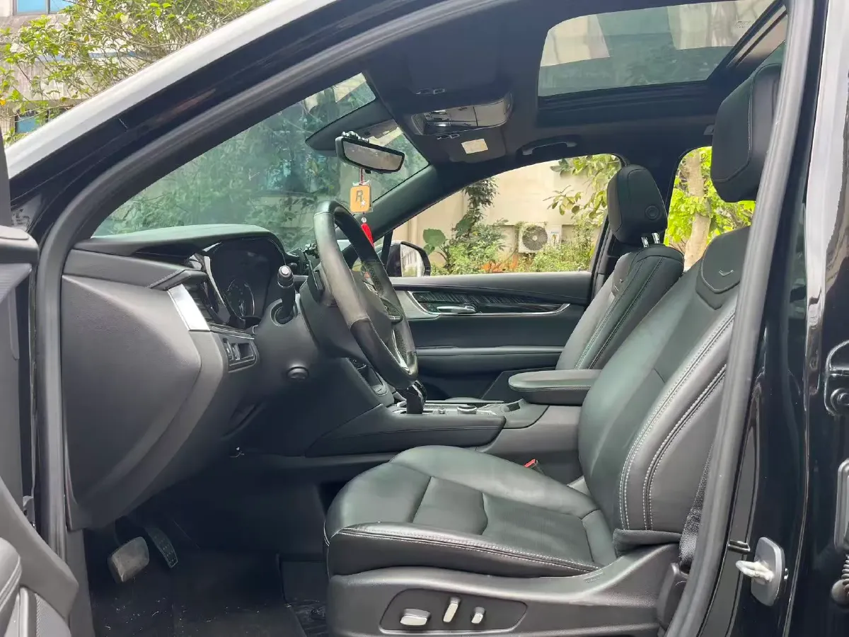 2022 Cadillac XT6 2.0T 237HP L4 9AT,autocango,china used car exporter,china ev exporter,chinese used car exporter,chinese used ev exporter