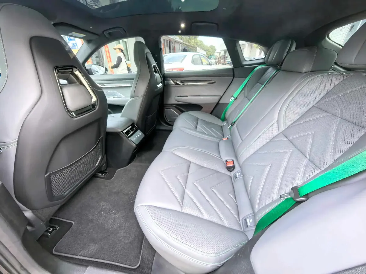 2023 Zeekr 001 BEV 100KWH,autocango,china used car exporter,china ev exporter,chinese used car exporter,chinese used ev exporter