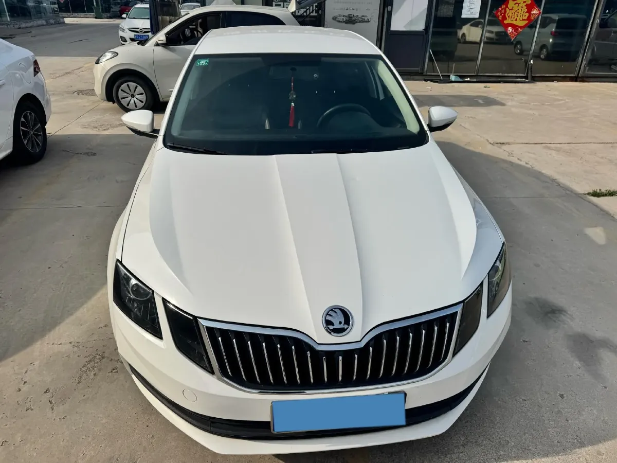 2019 Skoda Octavia 1.2T 116HP L4 7DCT,autocango,china used car exporter,china ev exporter,chinese used car exporter,chinese used ev exporter