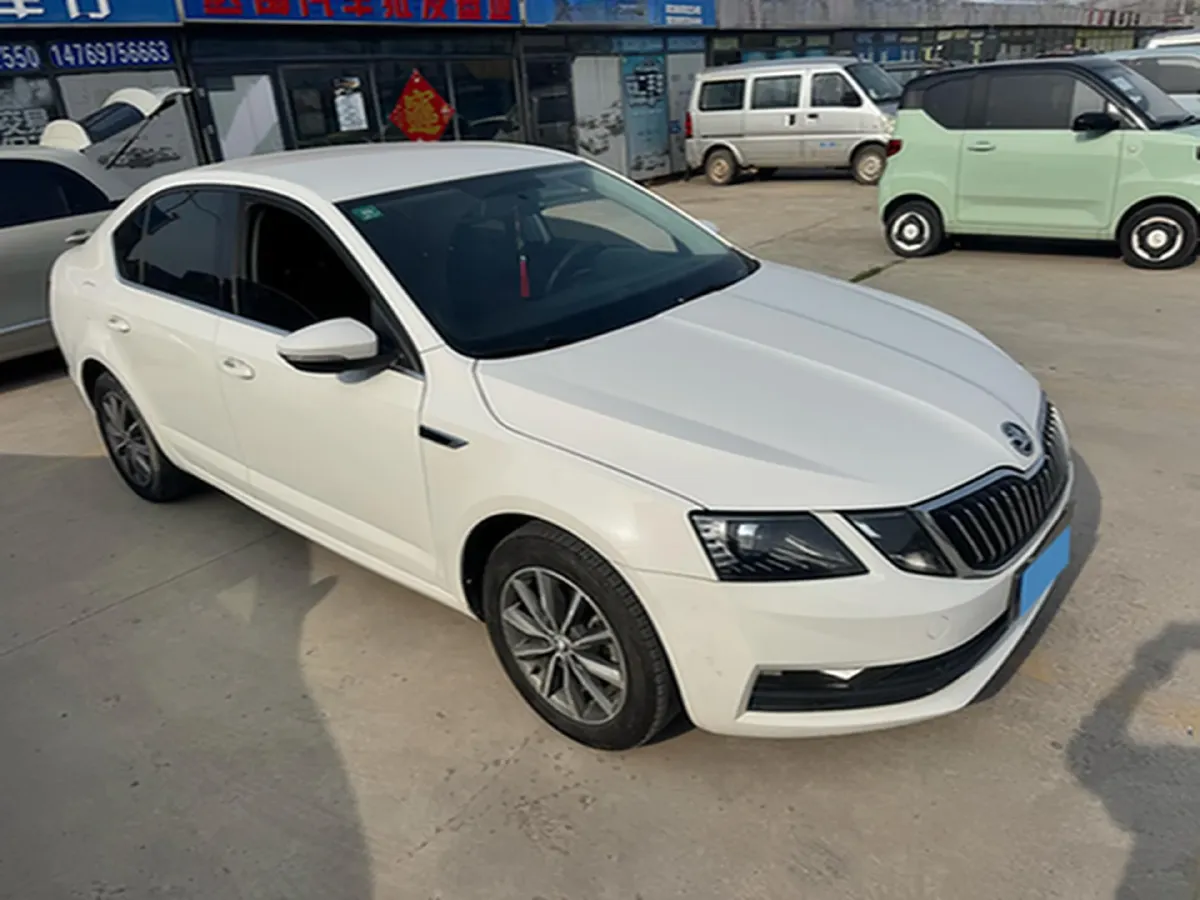 2019 Skoda Octavia 1.2T 116HP L4 7DCT,autocango,china used car exporter,china ev exporter,chinese used car exporter,chinese used ev exporter