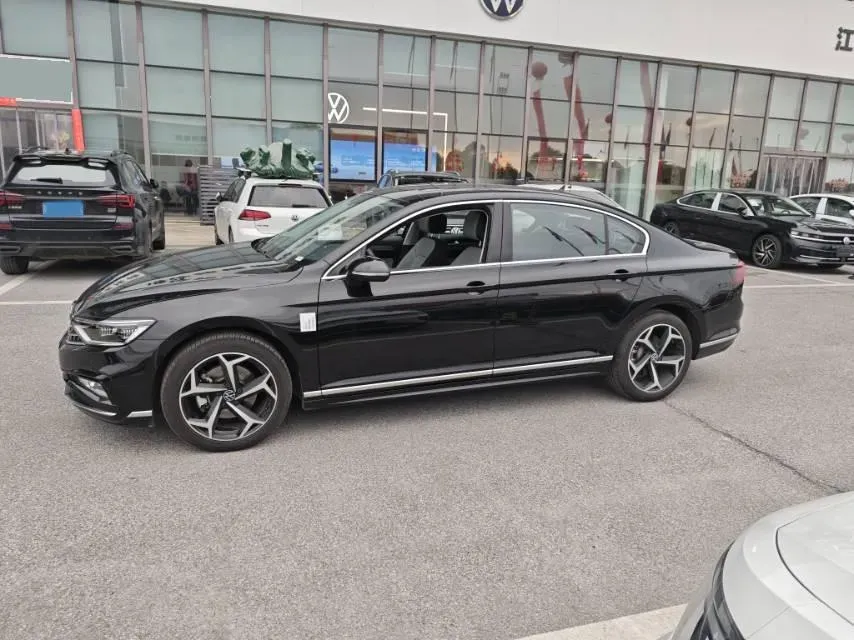 2025 Volkswagen Magotan 1.4T 150HP L4 7DCT,autocango,china used car exporter,china ev exporter,chinese used car exporter,chinese used ev exporter