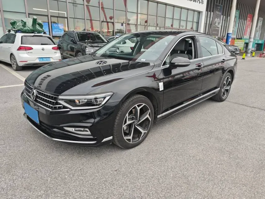 2025 Volkswagen Magotan 1.4T 150HP L4 7DCT,autocango,china used car exporter,china ev exporter,chinese used car exporter,chinese used ev exporter