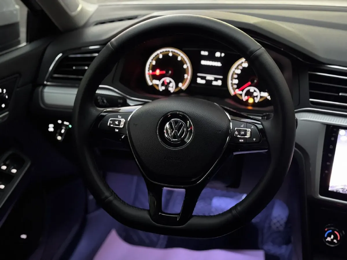 2019 Volkswagen Lamando 1.4T 131HP L4 7DCT,autocango,china used car exporter,china ev exporter,chinese used car exporter,chinese used ev exporter