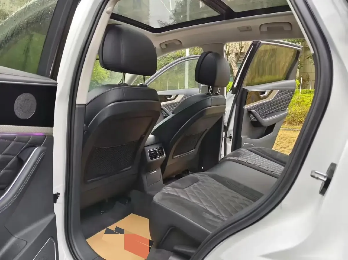 2019 HongQi HS5 2.0T 224HP L4 6AT,autocango,china used car exporter,china ev exporter,chinese used car exporter,chinese used ev exporter