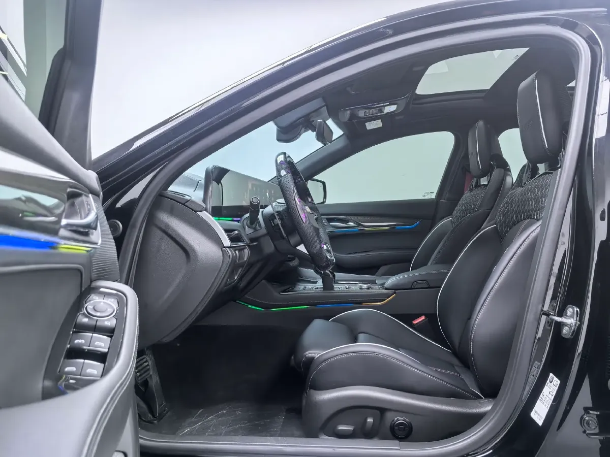 2024 Cadillac CT5 2.0T 237HP L4 10AT,autocango,china used car exporter,china ev exporter,chinese used car exporter,chinese used ev exporter