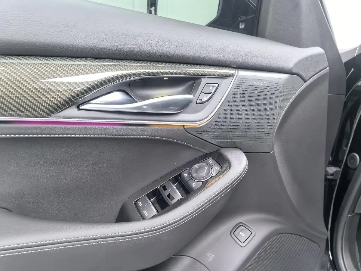 2024 Cadillac CT5 2.0T 237HP L4 10AT,autocango,china used car exporter,china ev exporter,chinese used car exporter,chinese used ev exporter