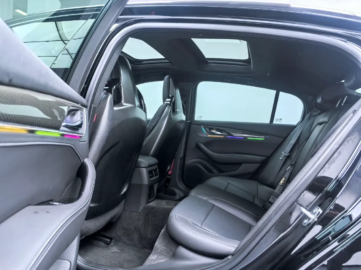 2024 Cadillac CT5 2.0T 237HP L4 10AT,autocango,china used car exporter,china ev exporter,chinese used car exporter,chinese used ev exporter