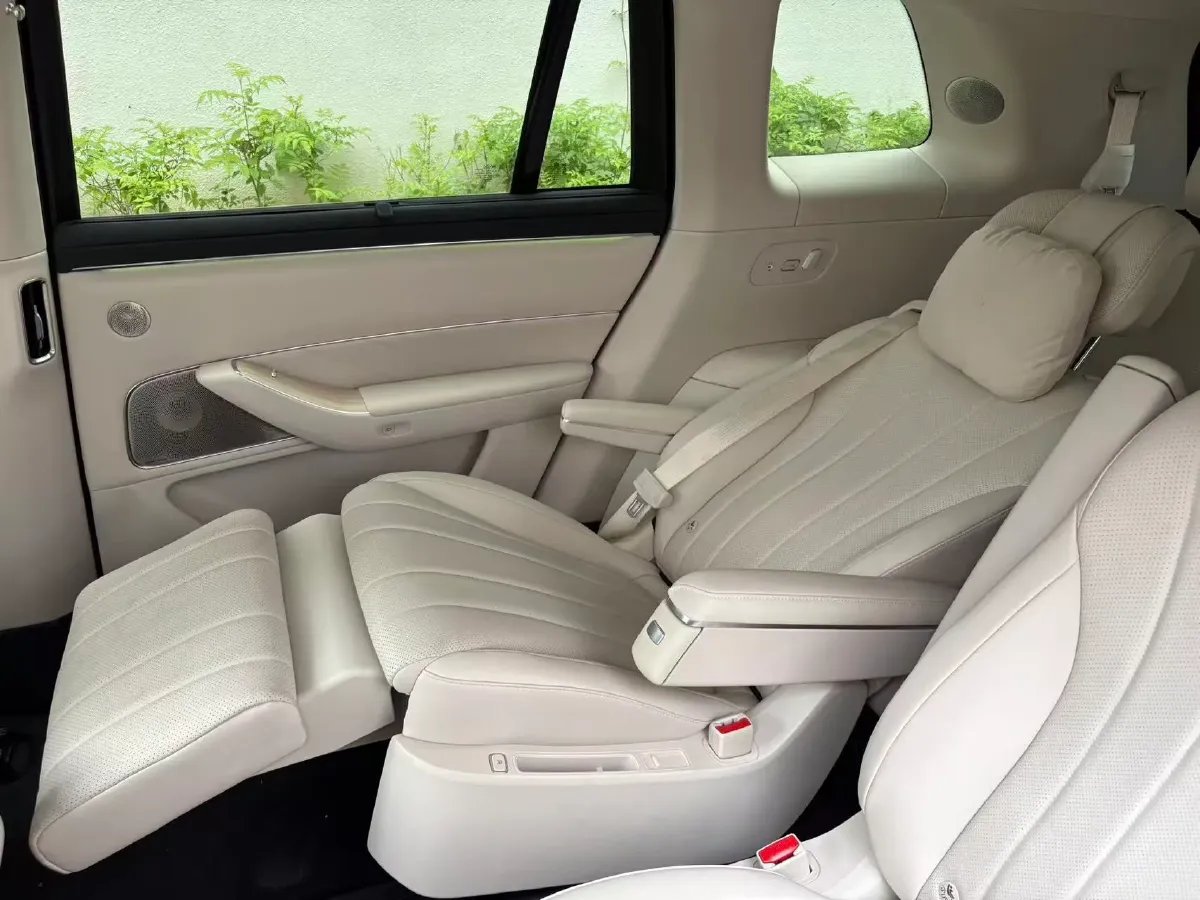 2025 AITO AITO M8 BEV,autocango,china used car exporter,china ev exporter,chinese used car exporter,chinese used ev exporter