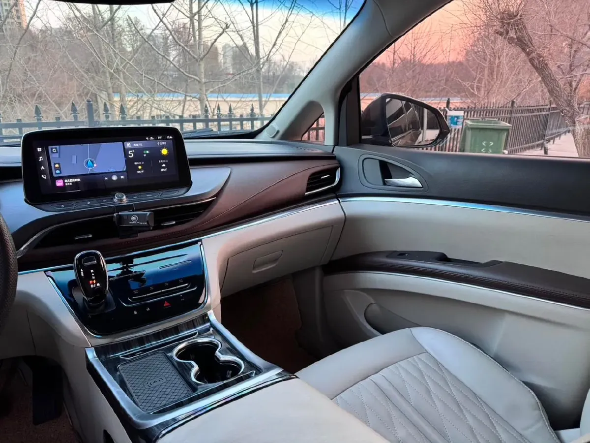 2022 Buick GL8 2.0T 237HP L4 9AT,autocango,china used car exporter,china ev exporter,chinese used car exporter,chinese used ev exporter