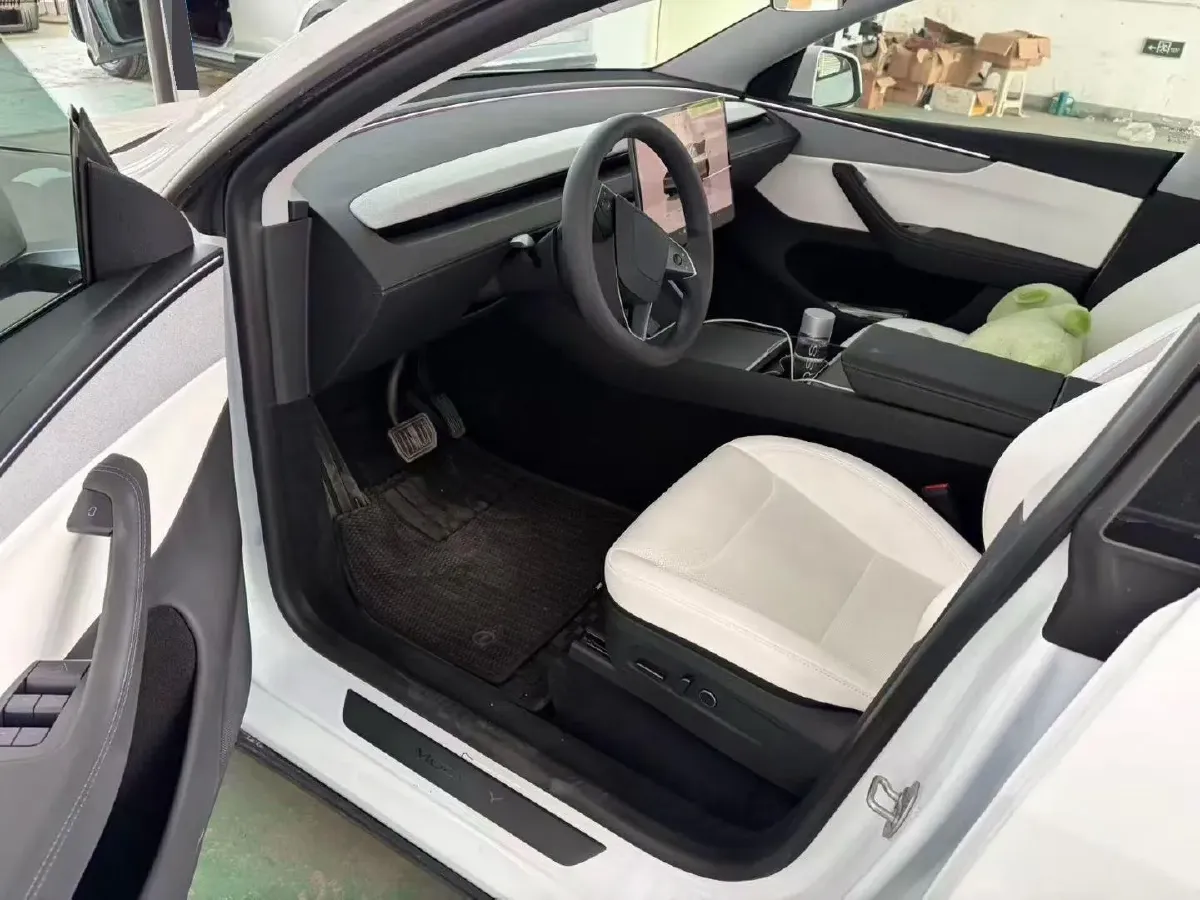 2025 Tesla Model Y BEV,autocango,china used car exporter,china ev exporter,chinese used car exporter,chinese used ev exporter