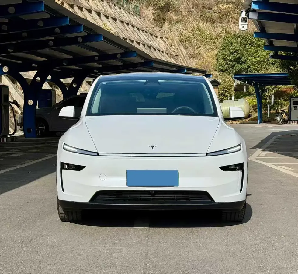 2025 Tesla Model Y BEV,autocango,china used car exporter,china ev exporter,chinese used car exporter,chinese used ev exporter