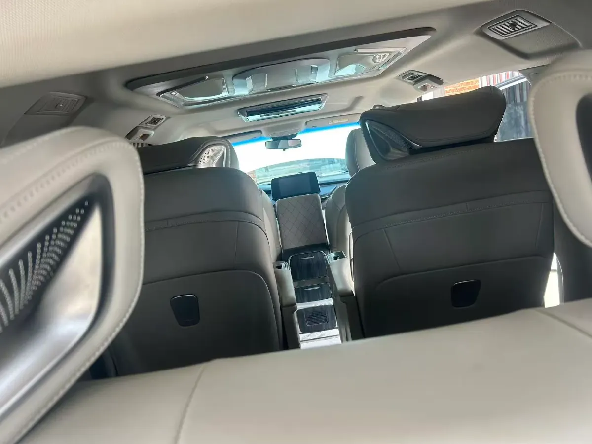 2022 Buick GL8 2.0T 237HP L4 9AT,autocango,china used car exporter,china ev exporter,chinese used car exporter,chinese used ev exporter