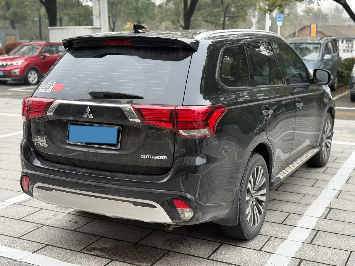 2021 Mitsubishi Outlander 2.0L 166HP L4 CVT,autocango,china used car exporter,china ev exporter,chinese used car exporter,chinese used ev exporter