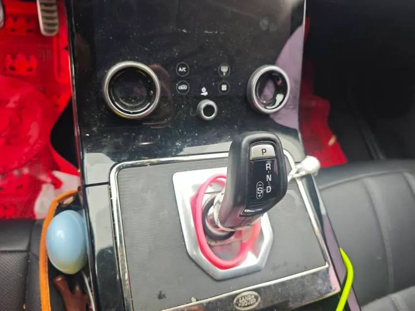 2020 Land Rover Range Rover Evoque 2.0T 249HP L4 9AT,autocango,china used car exporter,china ev exporter,chinese used car exporter,chinese used ev exporter