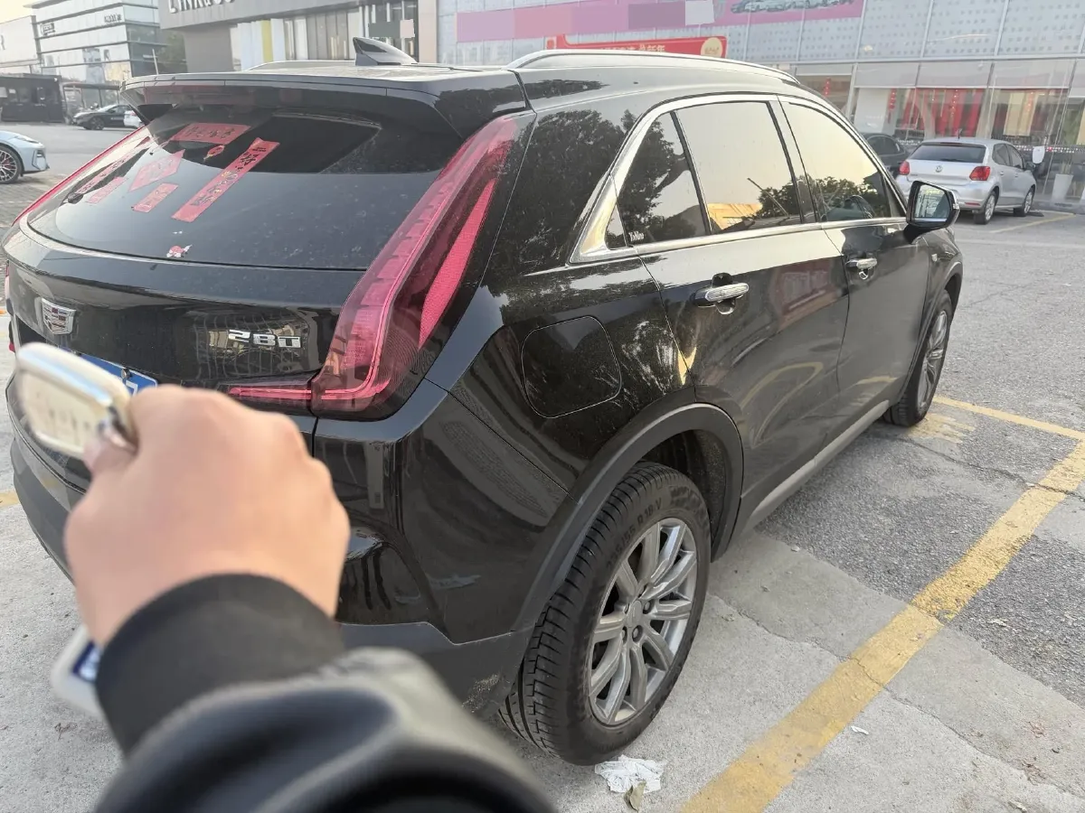 2021 Cadillac XT4 2.0T 237HP L4 9AT,autocango,china used car exporter,china ev exporter,chinese used car exporter,chinese used ev exporter