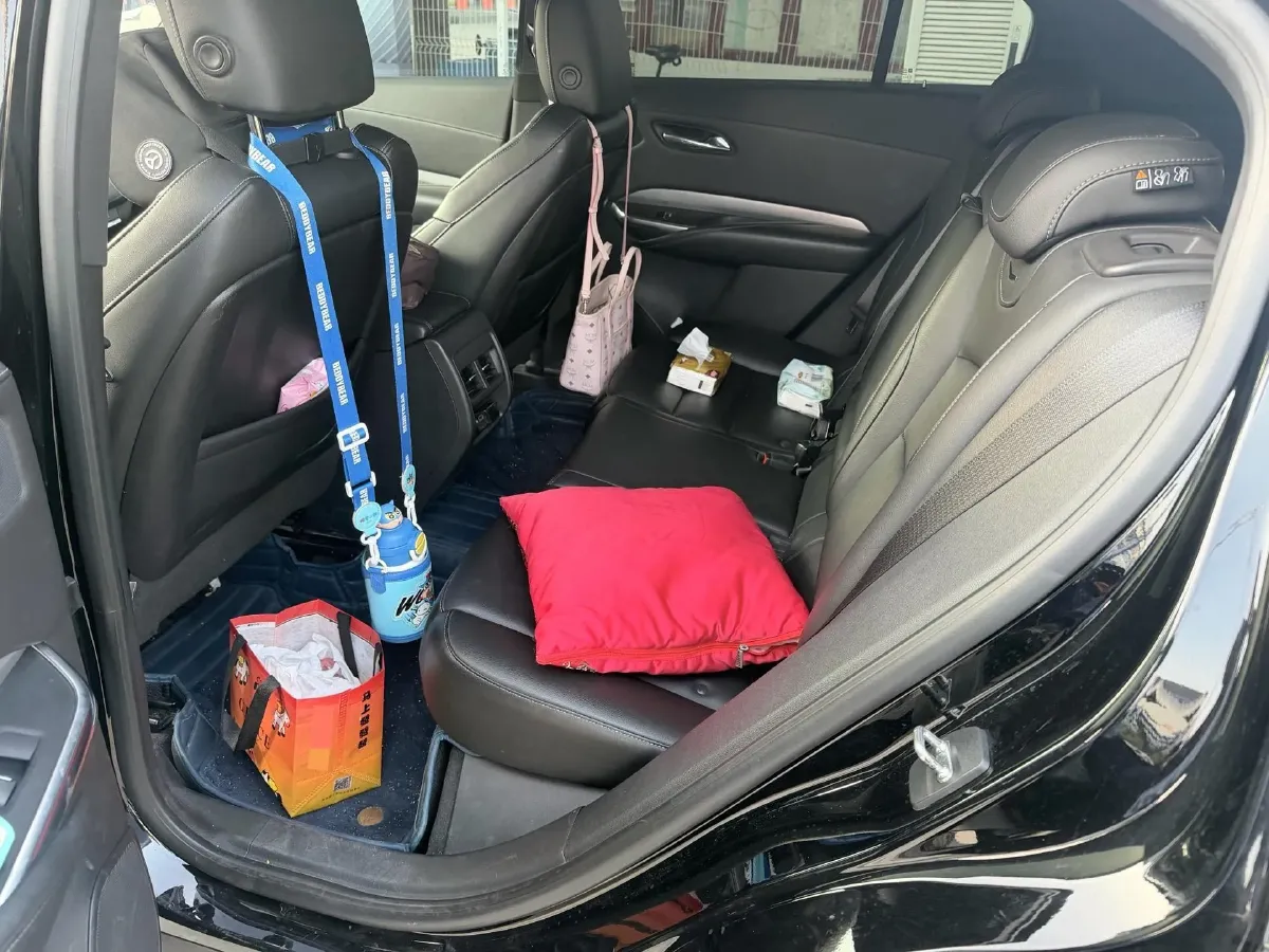 2021 Cadillac XT4 2.0T 237HP L4 9AT,autocango,china used car exporter,china ev exporter,chinese used car exporter,chinese used ev exporter