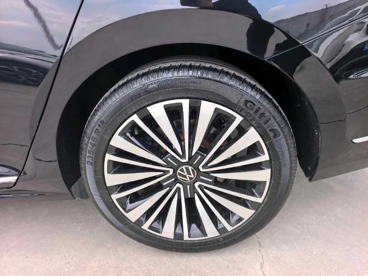 2020 Volkswagen Passat 2.0T 186HP L4 7DCT,autocango,china used car exporter,china ev exporter,chinese used car exporter,chinese used ev exporter