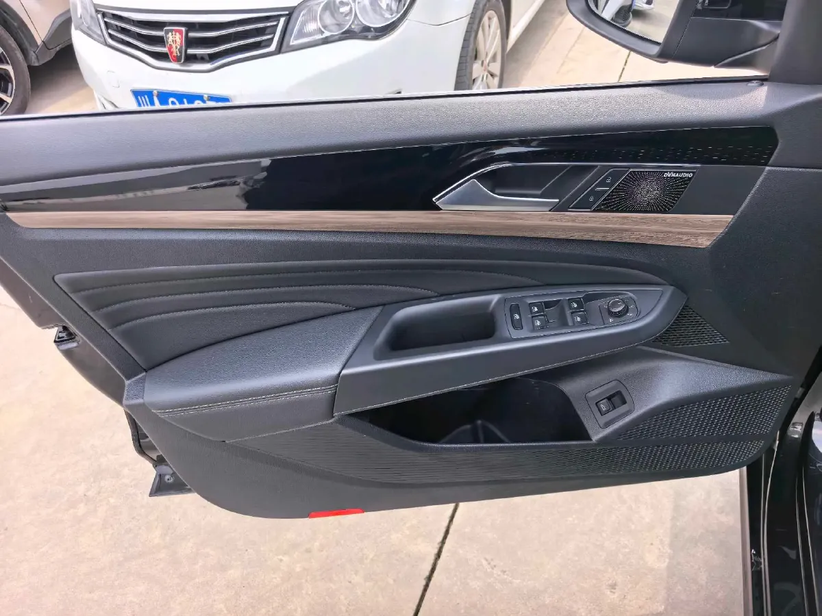 2020 Volkswagen Passat 2.0T 186HP L4 7DCT,autocango,china used car exporter,china ev exporter,chinese used car exporter,chinese used ev exporter