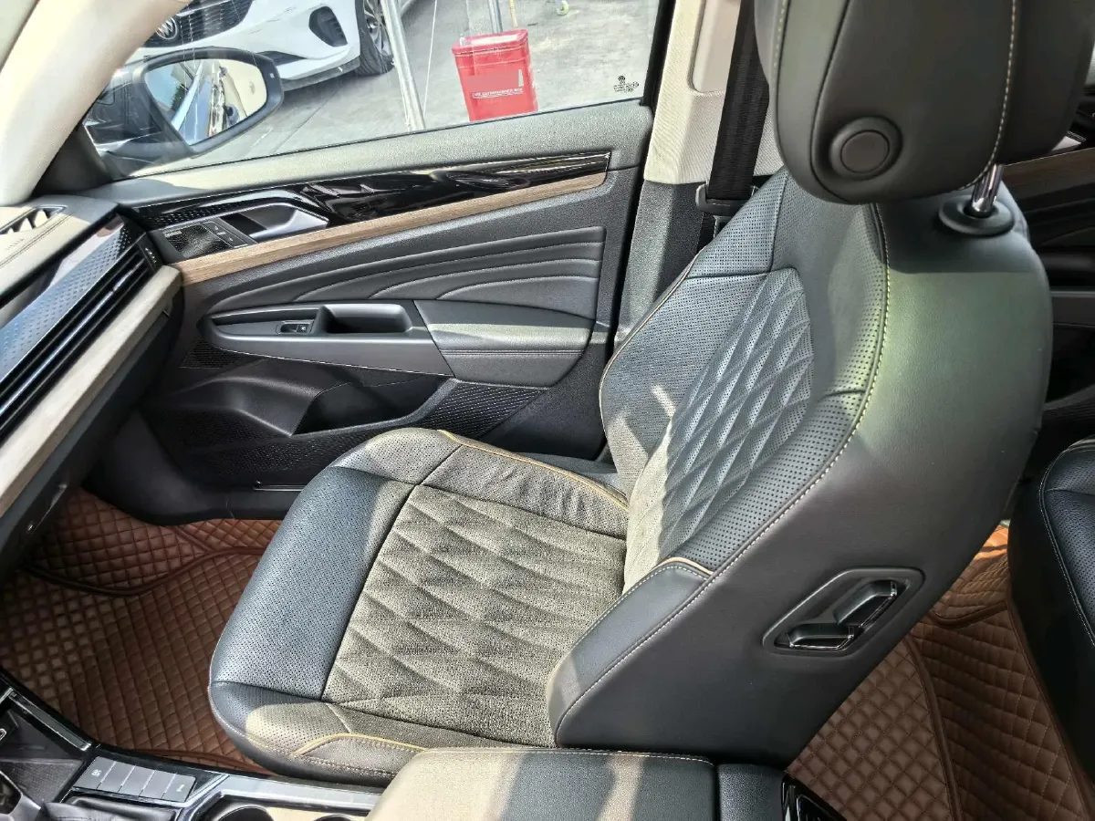 2020 Volkswagen Passat 2.0T 186HP L4 7DCT,autocango,china used car exporter,china ev exporter,chinese used car exporter,chinese used ev exporter