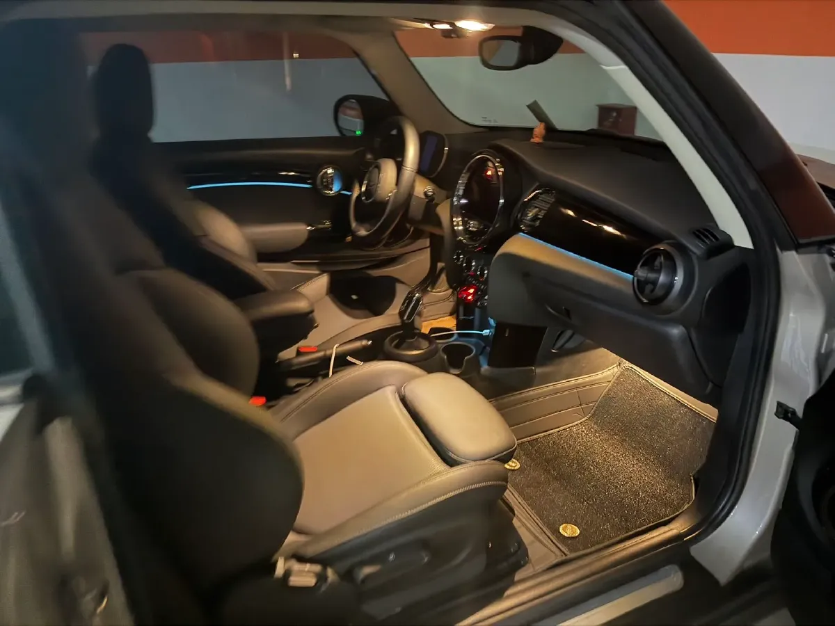 2023 MINI MINI 1.5T 136HP L3 7DCT,autocango,china used car exporter,china ev exporter,chinese used car exporter,chinese used ev exporter