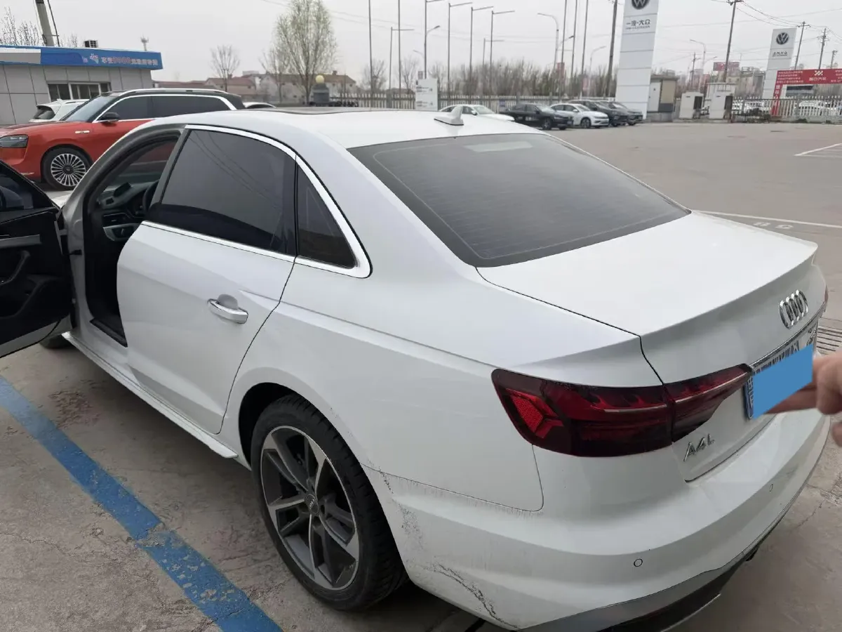 2020 Audi A4L 2.0T 190HP L4 7DCT,autocango,china used car exporter,china ev exporter,chinese used car exporter,chinese used ev exporter